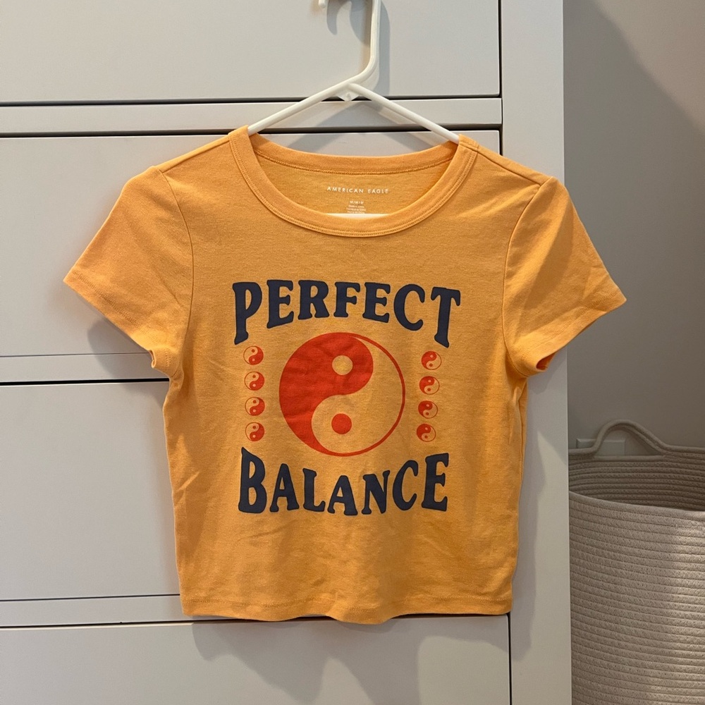 American Eagle size M baby tee